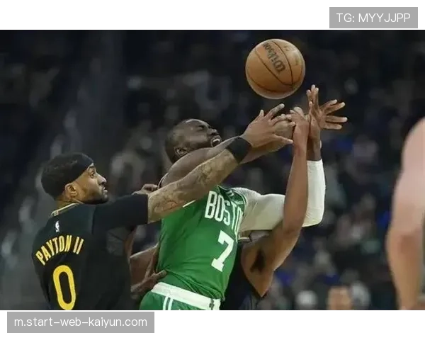 凯尔特人替补席轰下49分 骑士角色球员得分荒暴露阵容深度差距