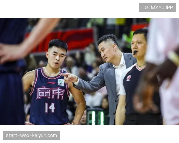 广东全员合体首次亮相 杜锋五上五下轮换战术受关注